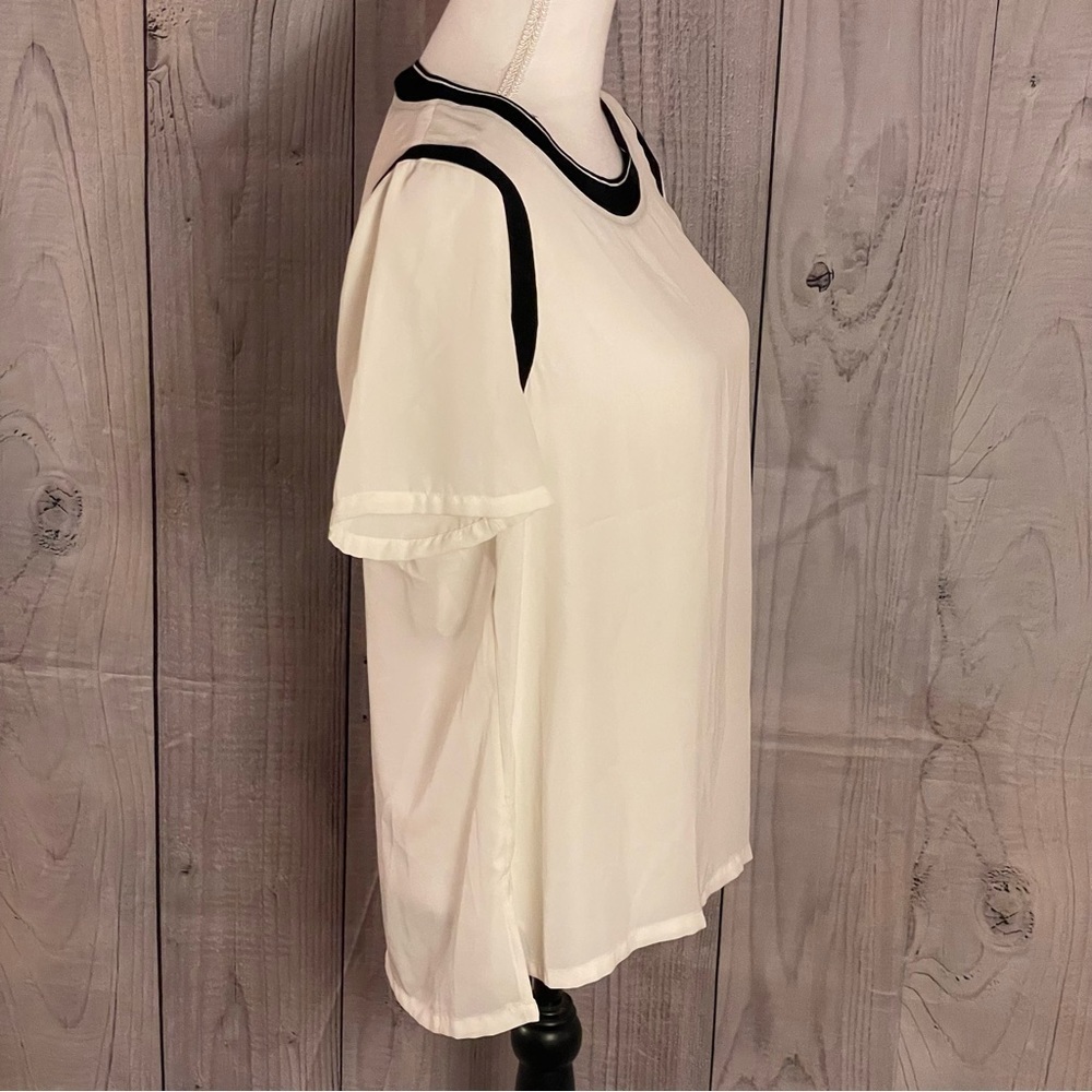 Banana Republic Semi Sheer Top, Medium - Picture 2 of 7
